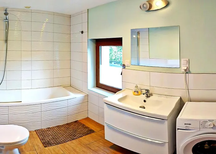 Furtka Do Lasu * 스클라르스카포렘바