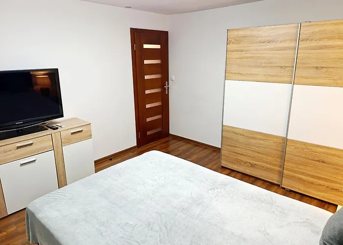 Furtka Do Lasu * 스클라르스카포렘바