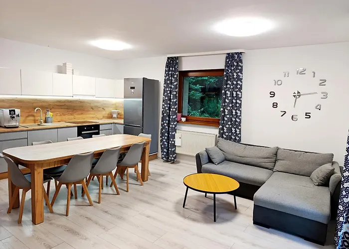 Furtka Do Lasu 스클라르스카포렘바